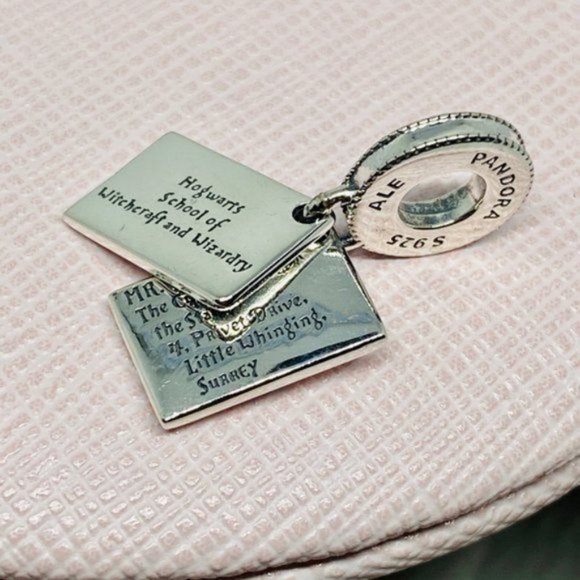 Harry Potter, Hogwarts Acceptance Letter - Picture 2 of 4